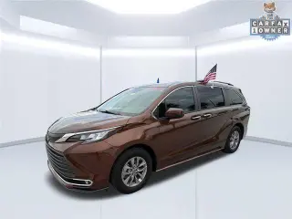 Toyota Sienna 2022 XLE 8-Pasajeros 4p Mini-Van