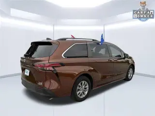 Toyota Sienna 2022 XLE 8-Pasajeros 4p Mini-Van