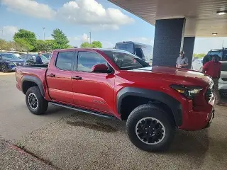 Toyota Tacoma 2025 4x4 SR5 4dr Double Cab 5.0 ft SB