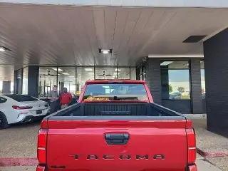 Toyota Tacoma 2025 4x4 SR5 4dr Double Cab 5.0 ft SB