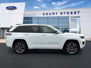 Jeep Grand Cherokee 2023 4x4 Overland SUV 4p.