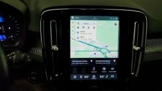 Volvo XC40 2024 AWD B5 Plus Tema Oscuro 4p SUV