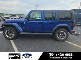 Jeep Wrangler Unlimited 2018 4x4 Sahara 4dr SUV (lanzamiento a mitad de año)