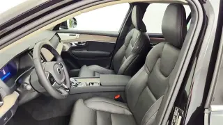 Volvo XC90 2025 AWD B6 Ultra Tema Brillante Claro 7-Pasajeros 4p SUV (lanzamiento medio del año)