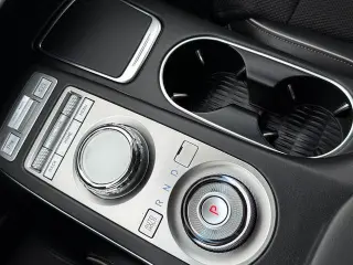 Genesis GV70 2025 AWD 2.5T Standard 4dr SUV