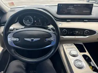 Genesis GV70 2025 AWD 2.5T Estándar 4p SUV