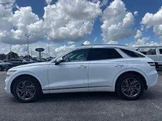 Genesis GV70 2025 AWD 2.5T Estándar 4p SUV