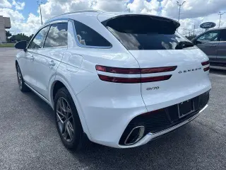 Genesis GV70 2025 AWD 2.5T Estándar 4p SUV