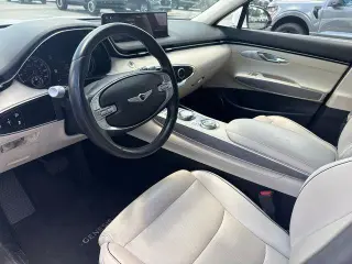 Genesis GV70 2025 AWD 2.5T Estándar 4p SUV