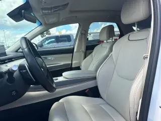 Genesis GV70 2025 AWD 2.5T Estándar 4p SUV