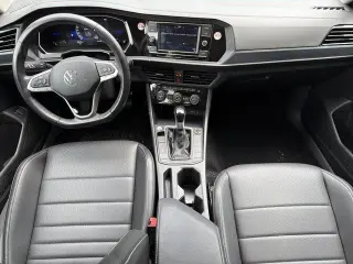 Volkswagen Jetta 2024 SE 4p Sedan