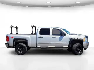 Chevrolet Silverado 2500HD 2013 4x4 LT 4dr Crew Cab SB