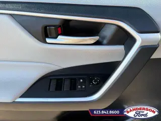 Toyota RAV4 Híbrido 2021 AWD XLE 4dr SUV
