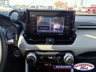 Toyota RAV4 Híbrido 2021 AWD XLE 4dr SUV