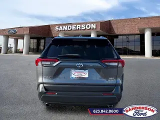 Toyota RAV4 Híbrido 2021 AWD XLE 4dr SUV