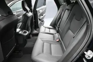 Volvo XC60 2025 AWD B5 Plus Dark Theme SUV de 4 puertas