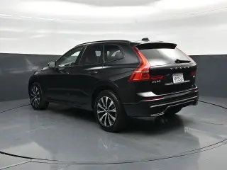 Volvo XC60 2025 AWD B5 Plus Dark Theme SUV de 4 puertas