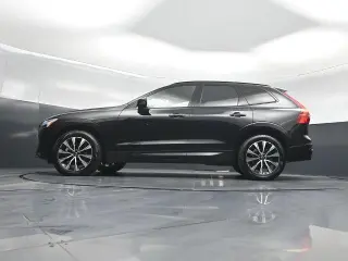 Volvo XC60 2025 AWD B5 Plus Dark Theme SUV de 4 puertas