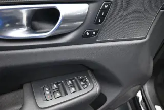 Volvo XC60 2025 AWD B5 Plus Dark Theme 4dr SUV