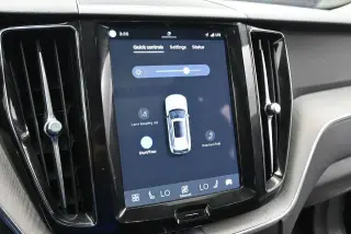 Volvo XC60 2025 AWD B5 Plus Dark Theme 4dr SUV