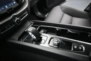 Volvo XC60 2025 AWD B5 Plus Dark Theme 4dr SUV