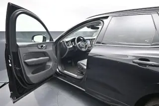 Volvo XC60 2025 AWD B5 Plus Dark Theme 4dr SUV
