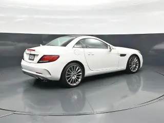 Mercedes-Benz SLC 2017 SLC 300 2d Roadster