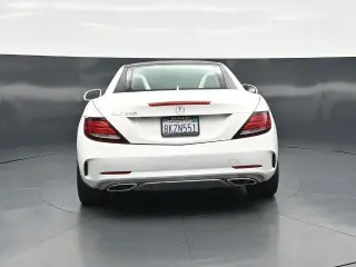Mercedes-Benz SLC 2017 SLC 300 2d Roadster