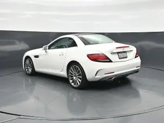 Mercedes-Benz SLC 2017 SLC 300 2d Roadster