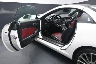 Mercedes-Benz SLC 2017 SLC 300 2d Roadster
