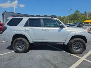 Toyota 4Runner 2020 4x4 SR5 4dr SUV