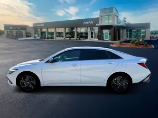 Hyundai ELANTRA 2026 SEL Sport Premium Sedán 4 puertas