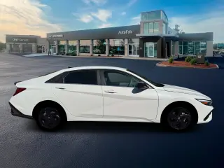 Hyundai ELANTRA 2026 SEL Sport Premium Sedán 4 puertas