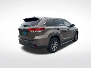 Toyota Highlander 2019 XLE 4dr SUV