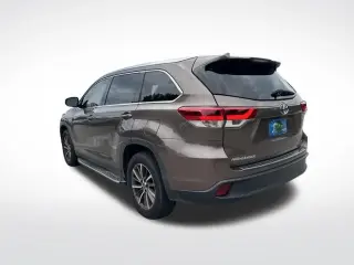 Toyota Highlander 2019 XLE 4dr SUV