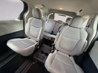 Toyota Sienna 2022 LE 8-Pasajeros 4dr Mini-Van