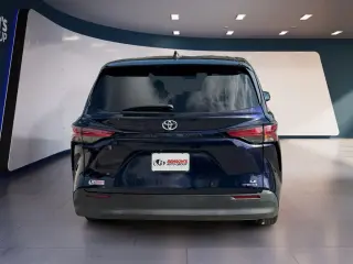 Toyota Sienna 2022 LE 8-Pasajeros 4dr Mini-Van
