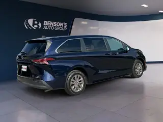 Toyota Sienna 2022 LE 8-Pasajeros 4dr Mini-Van