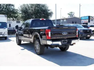 Ford F-250 Super Duty 2019 4x4 Platinum 4dr Crew Cab 6.8 ft. SB Pickup