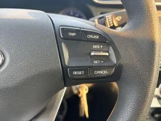 Hyundai ELANTRA 2019 SE 4dr Sedán 6M