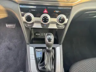 Hyundai ELANTRA 2019 SE 4dr Sedán 6M