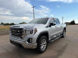 GMC Sierra 1500 2021 4x4 SLT 4p. Cabina de Tripulación Crew Cab 5.8 ft. SB