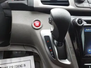 Honda Odyssey 2016 SE 4p Mini-Van