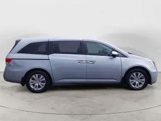 Honda Odyssey 2016 SE 4p Mini-Van