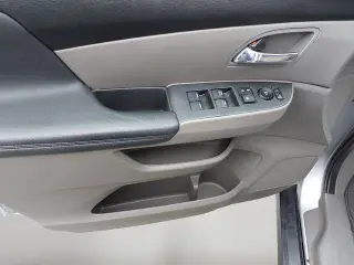 Honda Odyssey 2016 SE 4p Mini-Van