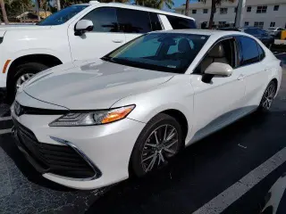 Toyota Camry Hybrid 2022 XLE 4p Sedan