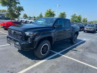 Toyota Tacoma 2025 4x4 SR5 4p Cab Doble 5.0 ft SB