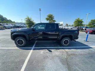 Toyota Tacoma 2025 4x4 SR5 4p Cab Doble 5.0 ft SB