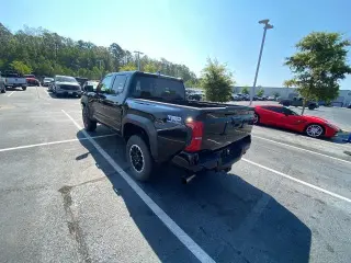 Toyota Tacoma 2025 4x4 SR5 4p Cab Doble 5.0 ft SB