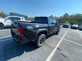Toyota Tacoma 2025 4x4 SR5 4p Cab Doble 5.0 ft SB